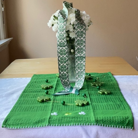 ππ§£COACH SIGNATURE PRINT SKINNY SCARF ππ§£ - Picture 5 of 16